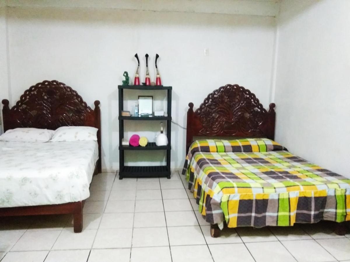 Habitacion Con Aire Acond. Segura Y Economica En Zihuatanejo Kültér fotó